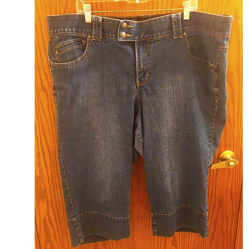 Lane Bryant Size 22 Stretch Denim Capri Jeans Double Button Y2K
